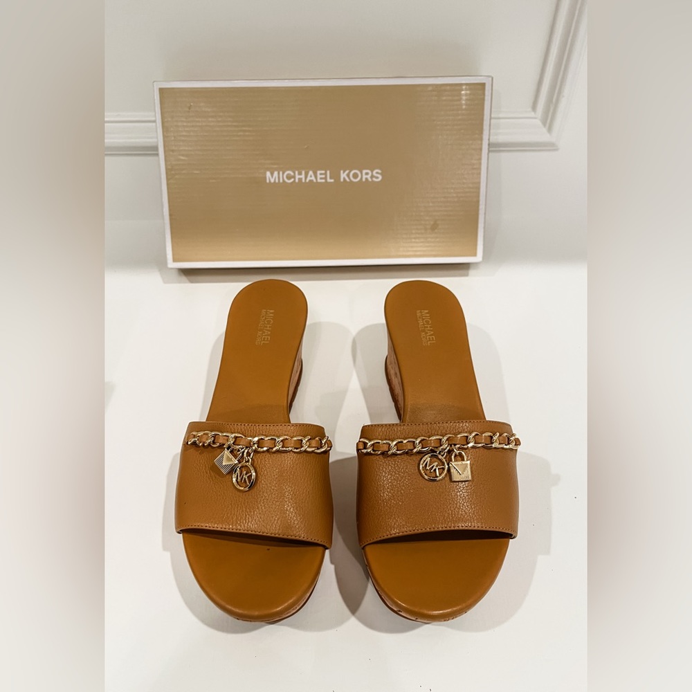 💕MICHAEL KORS-Elsa Leather and
Cork Platform Sandal💕 Size 7.5